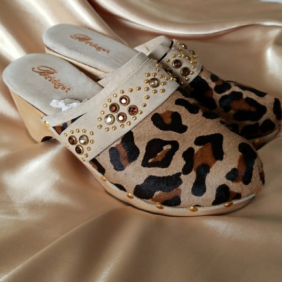 Bridgett Clogs - Picture 5 of 9